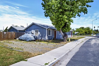 Suzie St Apartments in Winton, CA - Building Photo - Building Photo