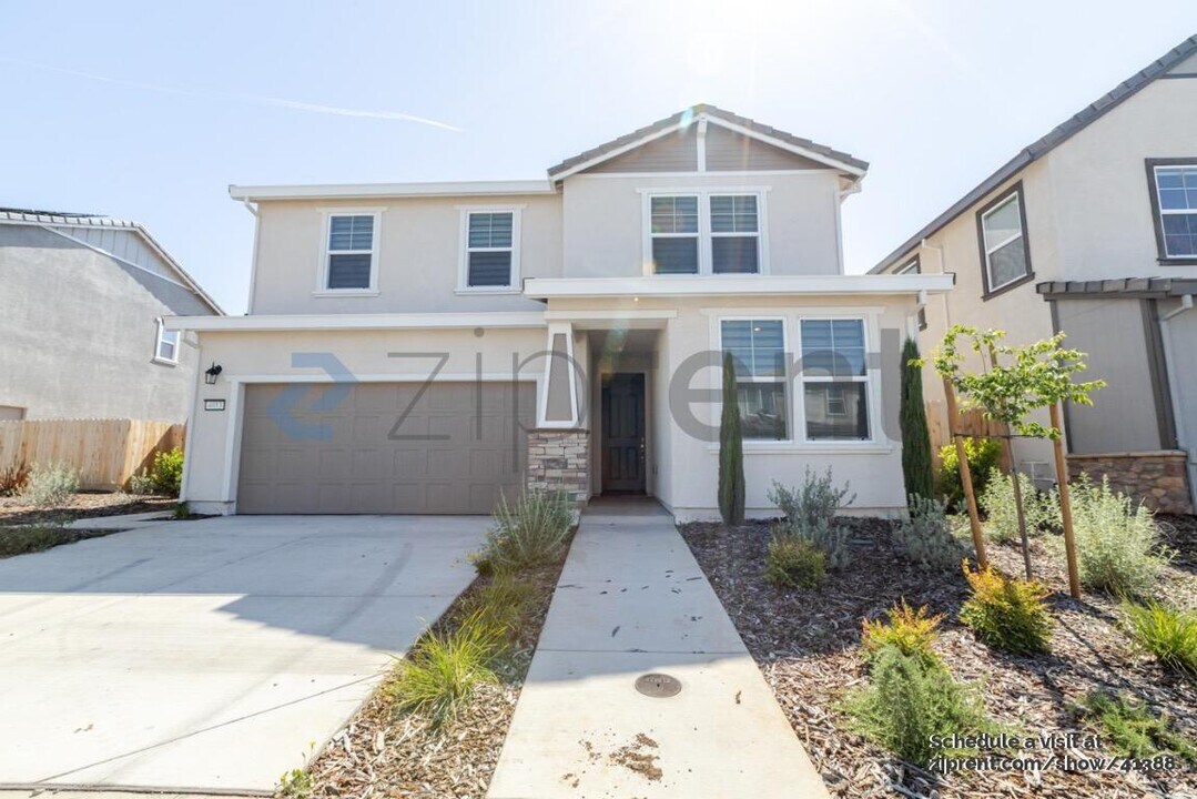 4013 Trento Wy in Rancho Cordova, CA - Building Photo