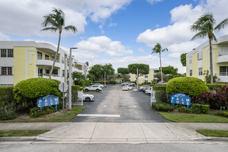 Palm Cove in Miami, FL - Building Photo - Building Photo