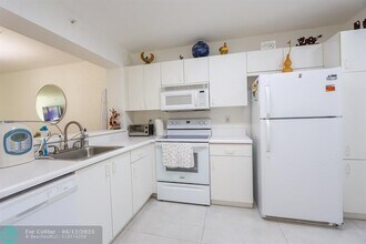 9560 Weldon Cir in Tamarac, FL - Building Photo - Building Photo