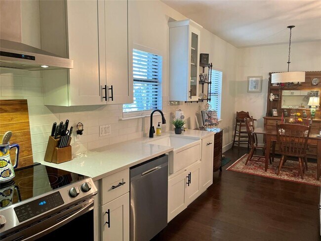 705 Lisa Dr in Austin, TX - Building Photo - Building Photo