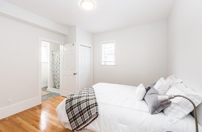 27 Knapp St, Unit D-14 in Somerville, MA - Foto de edificio - Building Photo