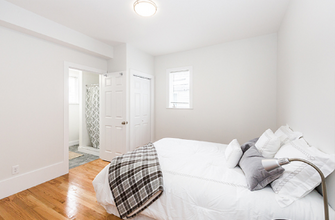 27 Knapp St, Unit D-14 in Somerville, MA - Building Photo - Building Photo