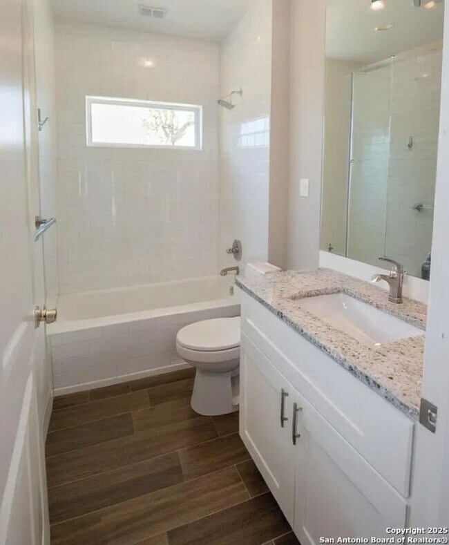 418 Cimarron in Spring Branch, TX - Foto de edificio - Building Photo