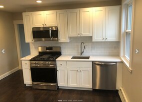 160 Holland St, Unit 8-1 in Somerville, MA - Building Photo