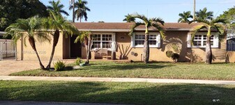 1241 NW 174th St in Miami, FL - Building Photo