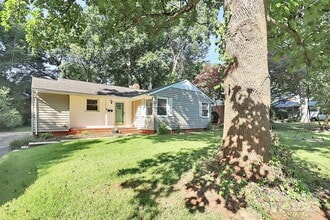 228 Seneca Pl in Charlotte, NC - Foto de edificio - Building Photo