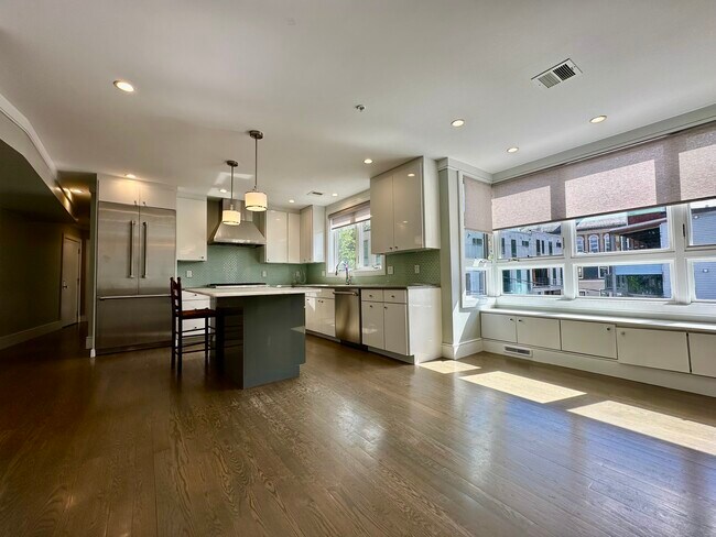 60 Cameron St, Unit 2 in Brookline, MA - Building Photo - Building Photo