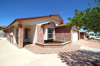 4517 Loma Canada Ct in El Paso, TX - Building Photo - Building Photo