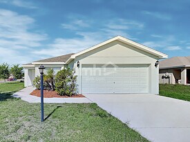 2207 13th Ave E in Palmetto, FL - Building Photo