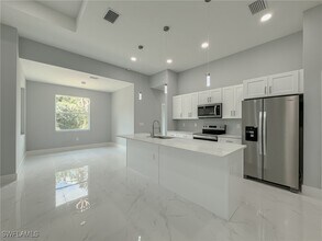 438 Raymer St in Lehigh Acres, FL - Building Photo - Building Photo