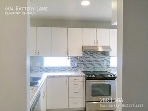 604 Battery Ln in Beaufort, SC - Building Photo - Building Photo