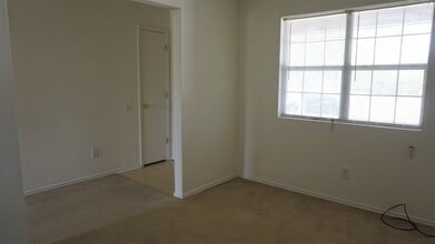 4600 Greyhound Dr in Killeen, TX - Building Photo - Building Photo