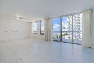 1541 Brickell Ave, Unit C1008 in Miami, FL - Building Photo - Building Photo