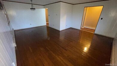 16 Garfield Ave in Valley Stream, NY - Building Photo - Building Photo