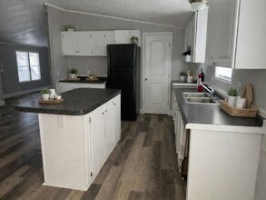 9434 Polak Dr in Tampa, FL - Building Photo - Building Photo