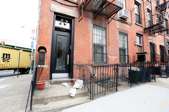 664 Henry St in Brooklyn, NY - Building Photo - Building Photo