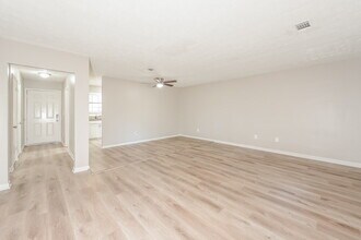 5877 Bobbin Ln in Lithonia, GA - Building Photo - Building Photo