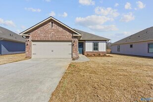 305 Pond Spg Dr in Huntsville, AL - Building Photo