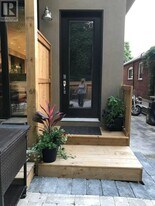 30 Rhydwen Ave in Toronto, ON - Building Photo