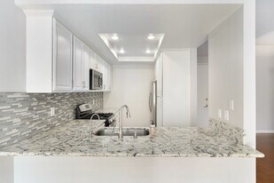 1820 S Beverly Glen Blvd, Unit 201 in Los Angeles, CA - Building Photo