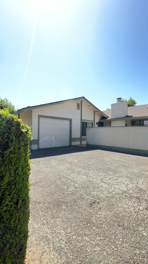 property at 754 W Yosemite Ave