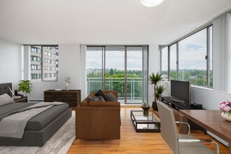 550 W 12th Ave in Vancouver, BC - Building Photo - Building Photo