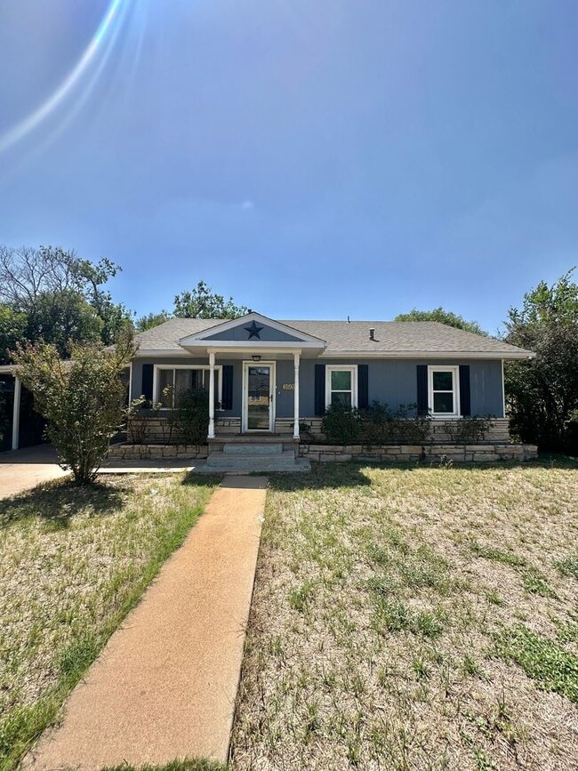 property at 1605 Kenwood Dr