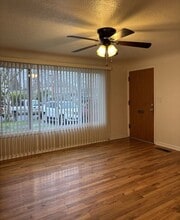 2040 17th St NE in Salem, OR - Building Photo - Building Photo