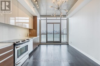 8-608 Gladstone Ave in Toronto, ON - Building Photo - Building Photo