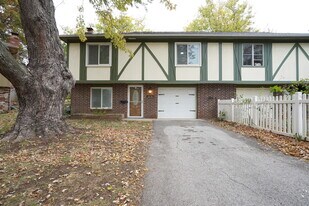 10706 W 90th Ter in Overland Park, KS - Building Photo