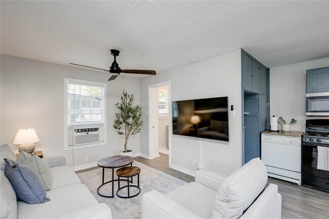 5000 Lynndale Dr in Austin, TX - Building Photo - Building Photo