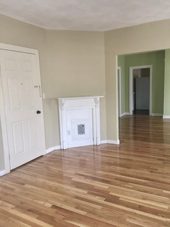 119 Brown St in Waltham, MA - Building Photo - Building Photo