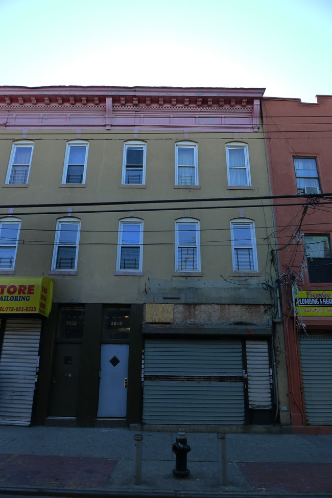 3830 White Plains Rd in Bronx, NY - Building Photo - Building Photo