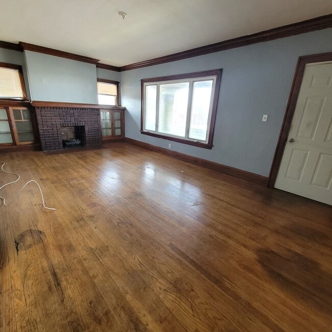 5273 Pearl Rd in Parma, OH - Foto de edificio - Building Photo