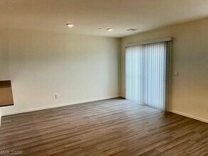 10920 Rollingford Ave in Las Vegas, NV - Building Photo - Building Photo