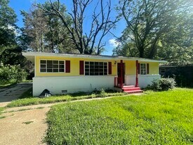 1127 Killarney St in Jackson, MS - Building Photo