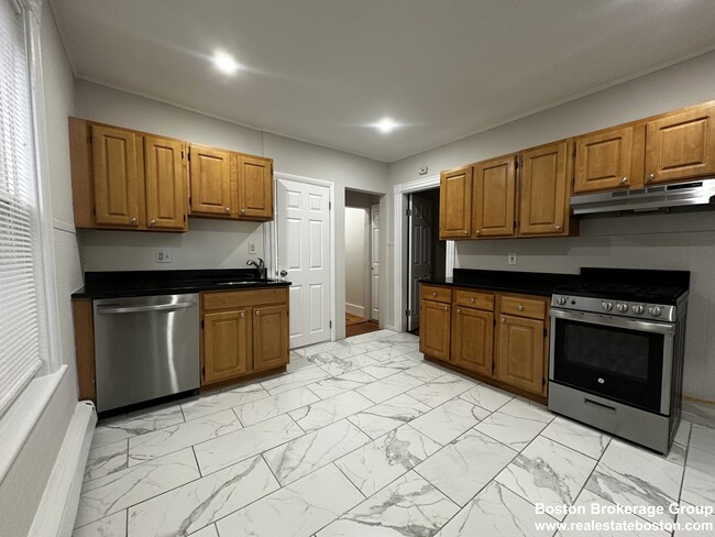 22 Howell St, Unit #2