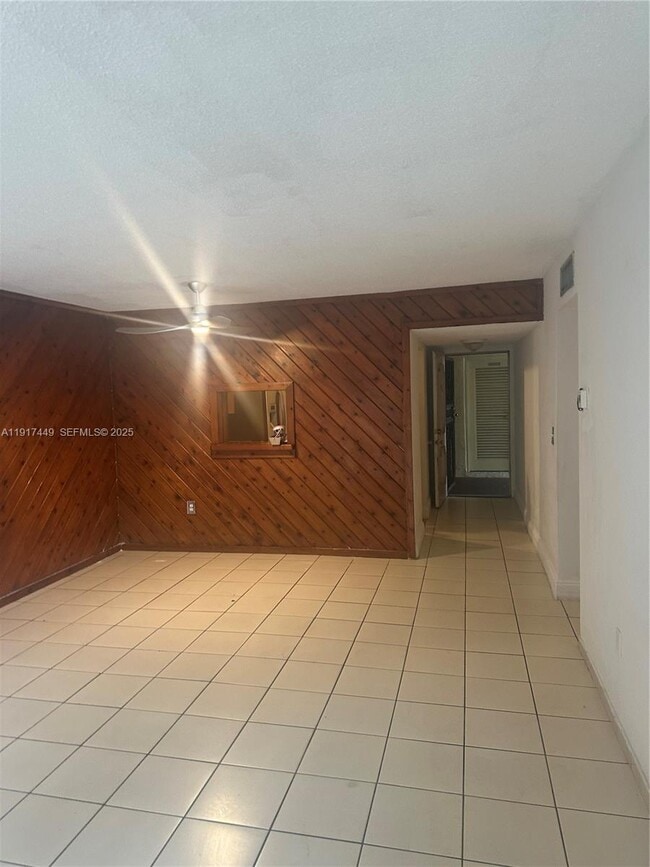 11905 NE 2nd Ave in Miami, FL - Building Photo - Building Photo