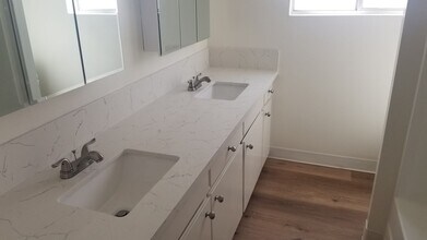 128 39th St in Manhattan Beach, CA - Building Photo - Building Photo