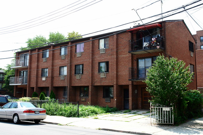 3830-3832 149th Pl in Flushing, NY - Building Photo - Building Photo