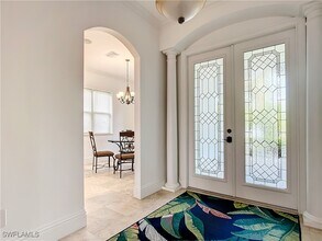 2840 Coco Lakes Dr in Naples, FL - Building Photo - Building Photo