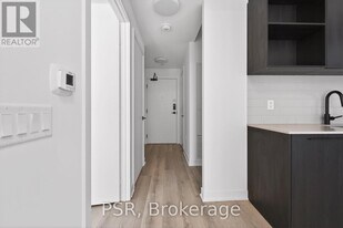 1185 Dupont St in Toronto, ON - Building Photo