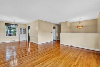 3425 Greencliff Rd in Cave Spring, VA - Building Photo - Building Photo