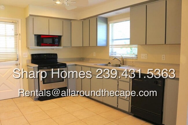 8784 Fordham St in Ft. Myers, FL - Building Photo - Building Photo