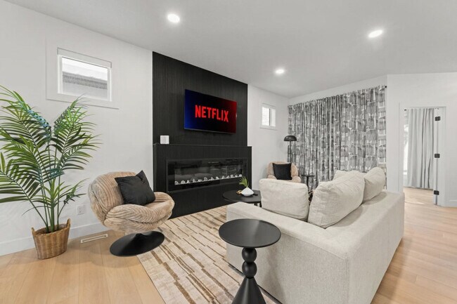 11232-11127 127 St, Unit SI ID1491163P in Edmonton, AB - Building Photo - Building Photo