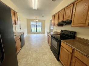 800 Malibu Dr in Hinesville, GA - Building Photo - Building Photo