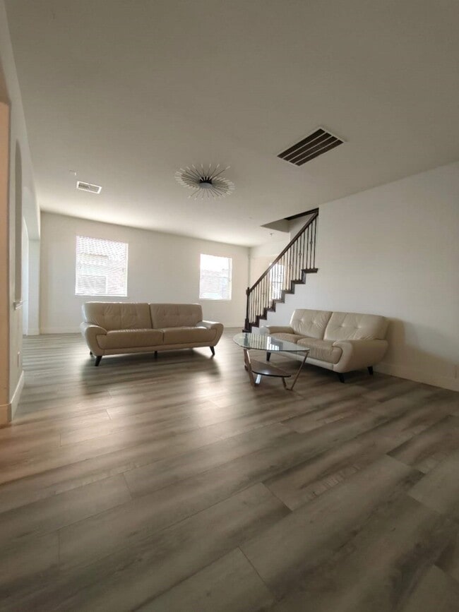 2306 Waterford Park St