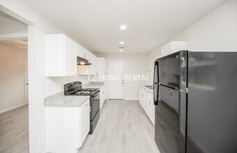 5040 Mallow St, Unit A in Houston, TX - Building Photo - Building Photo