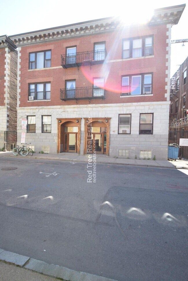 17 Aberdeen St, Unit 6